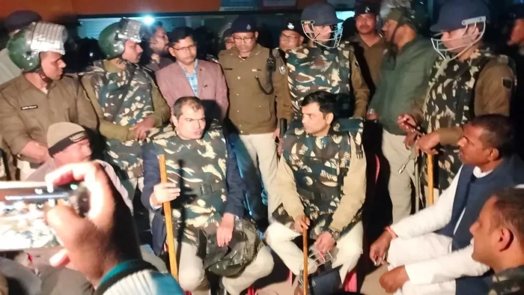 बिहार के दरभंगा में दो दिनों के लिए इंटरनेट बंद, मूर्ति विसर्जन में हिंसा के बाद प्रशासन की सख्ती 1 17 02 2024 internet shutdown in darbhanga 23655357