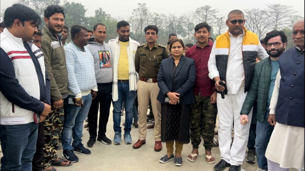 दलसिंहसराय में 'महंत सुरेश झा स्मृति क्रिकेट कप टूर्नामेंट' सीजन-9 का आगाज 1 IMG 20240205 WA0085 01