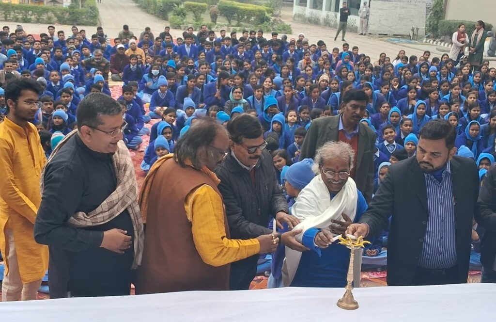 होली मिशन स्कूल में स्पीकमैके द्वारा बाँसुरीवादन कार्यक्रम का आयोजन 1 IMG 20240205 WA0107
