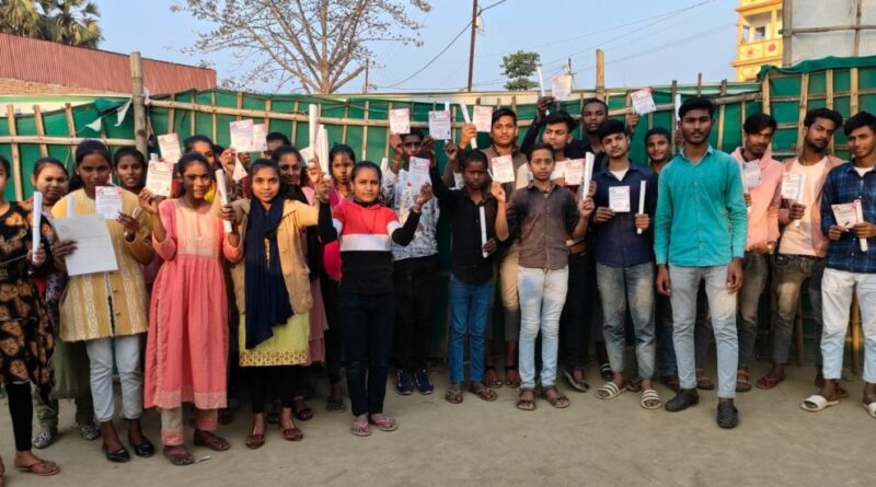 छात्र-छात्राओं का विदाई सह सम्मान समारोह आयोजित 1 IMG 20240212 WA0028 01