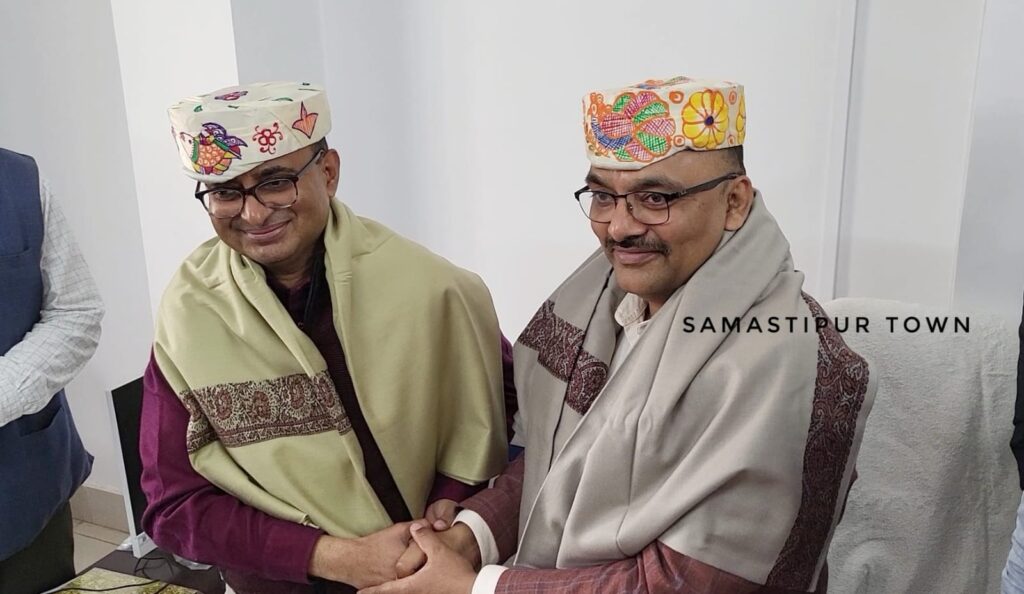 समस्तीपुर के नये जिला शिक्षा पदाधिकारी कामेश्वर प्रसाद गुप्ता ने किया पदभार ग्रहण 1 IMG 20240226 WA0005