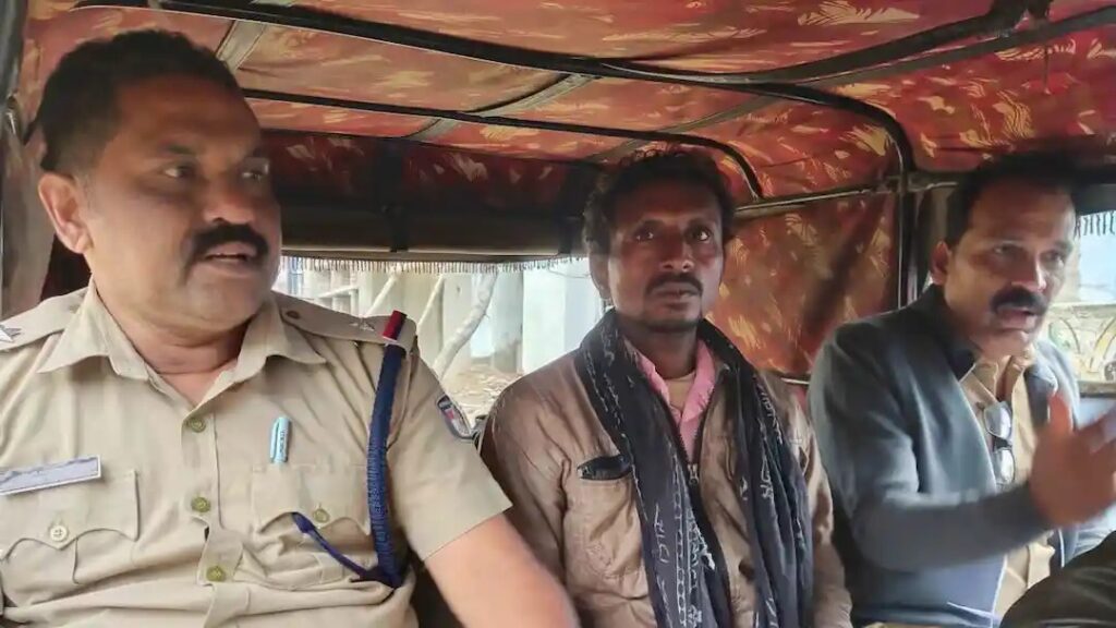 समस्तीपुर पहुंची केरल पुलिस ने खानपुर से एक युवक को किया गिरफ्तार, जानें क्या है मामला... 1 image 01