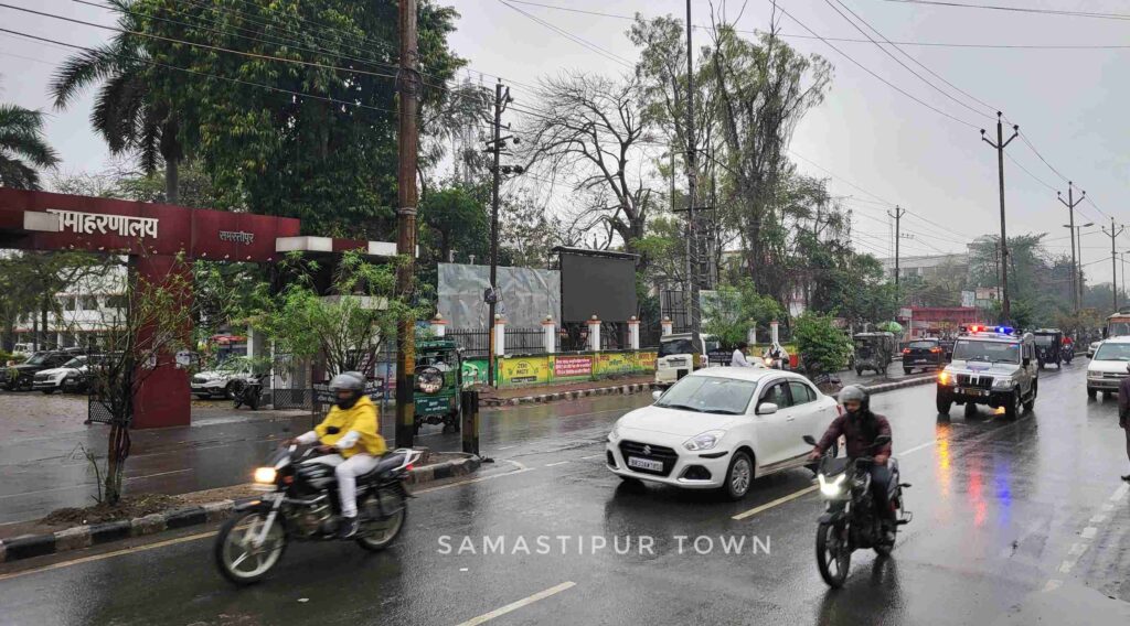 बेमौसम बारिश से जन-जीवन प्रभावित, मौसम की बेरुखी ने बढ़ाई किसानों की चिंता 1 20240320 163450 01