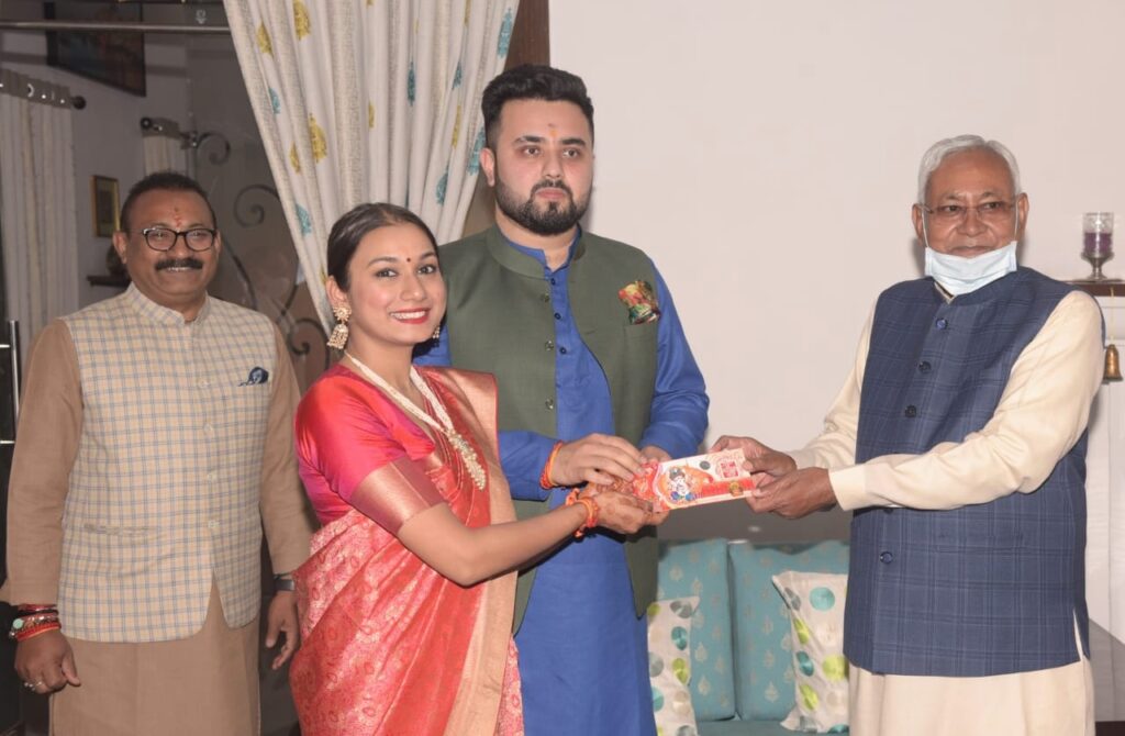 कितनी पढ़ी-लिखी हैं अशोक चौधरी की बेटी शांभवी? जानिए इनकी क्वालिफिकेशन; इस पद पर हैं तैनात 1 20240329 160523 01