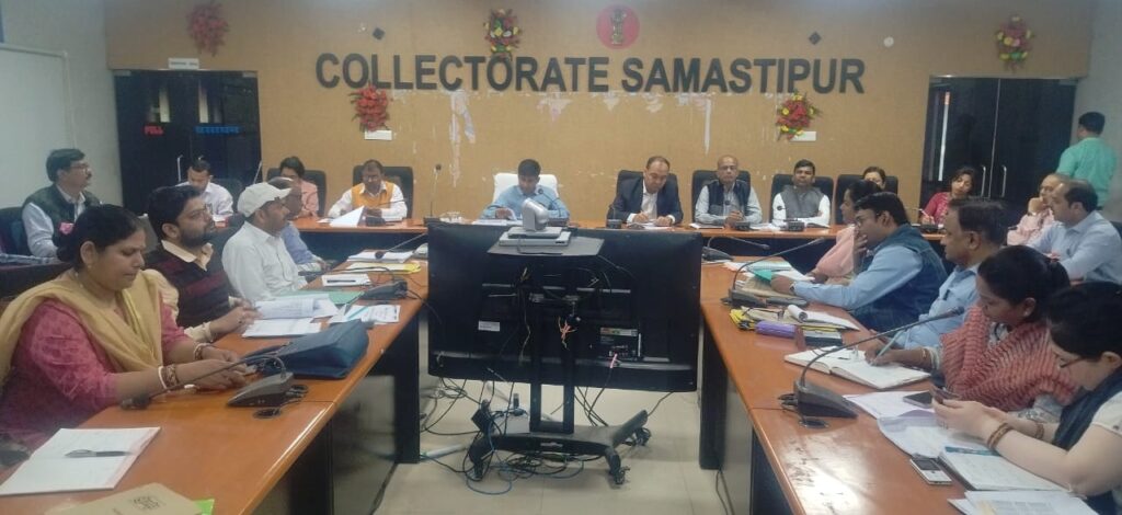 समस्तीपुर कलेक्ट्रेट सभागार में समीक्षा बैठक के दौरान DM ने कई CDPO से जबाब-तलब करने का दिया निर्देश 1 IMG 20240305 WA0008 01
