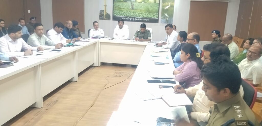 BPSC TRE-3 परीक्षा को लेकर डीएम और SP ने की बैठक, जूता पहनकर आ सकेंगे परीक्षार्थी 1 IMG 20240313 WA0015 01
