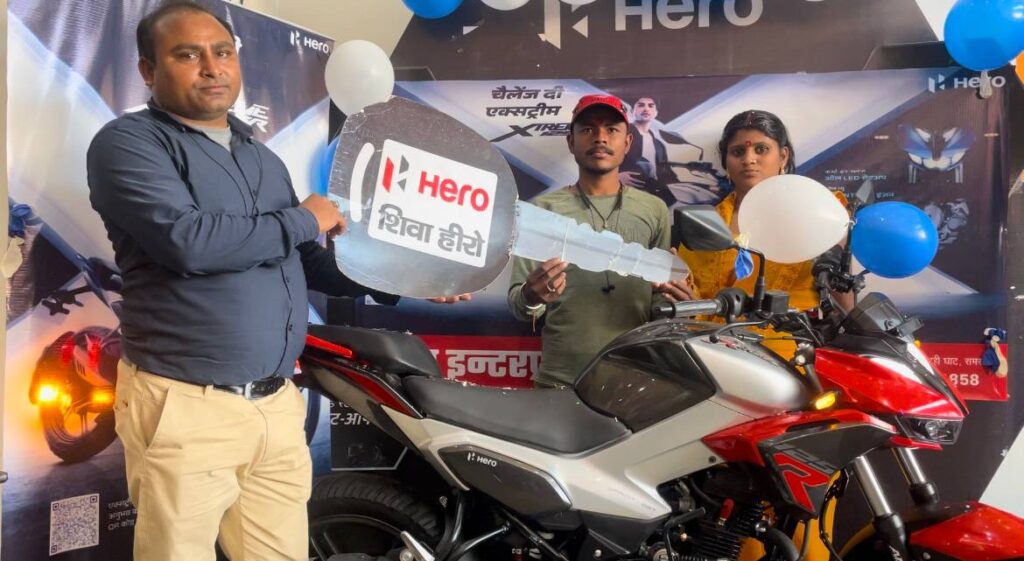 Hero Xtreme 125R की स्पोर्टी लुक... जबरदस्त माइलेज! समस्तीपुर के 'शिवा हीरो' में लॉन्च की गई ये धांसू बाइक, जानें कीमत 1 IMG 20240314 213530 623