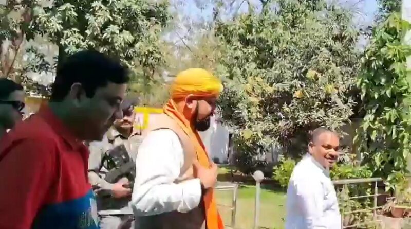 पूरी होगी मांझी की दो रोटी वाली मांग? कैबिनेट विस्तार से पहले मिलने पहुंचे डिप्टी सीएम सम्राट चौधरी 1 VideoCapture 20240314 134522 01