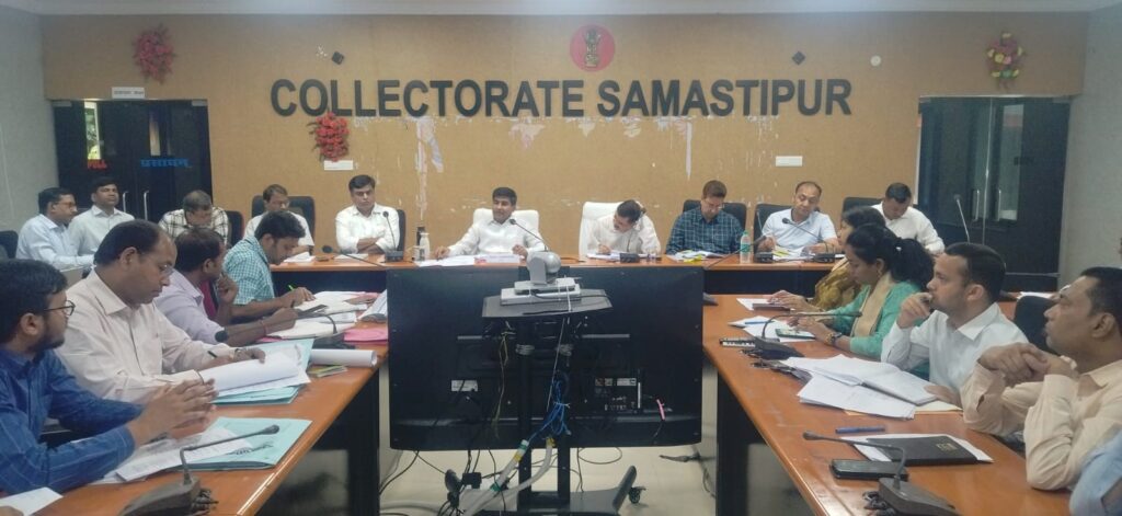 85 वर्ष से उपर के मतदाताओं को उनके घर पर जाकर कर्मी करवाएंगे मतदान, समीक्षा बैठक में DM ने दिये कई निर्देश 1 IMG 20240413 WA0020 01