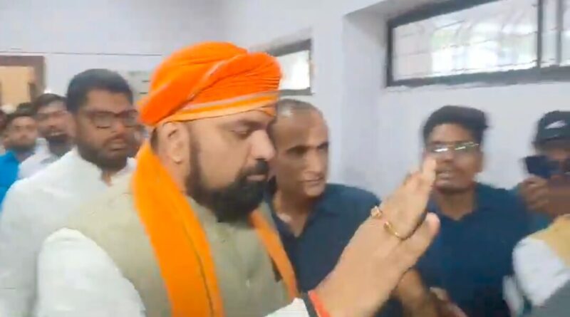 रोज-रोज मत आईए, मीडिया पर भड़के सम्राट चौधरी,कहा- एंट्री बंद करवा देंगे 1 Screenshot 20240401 172538