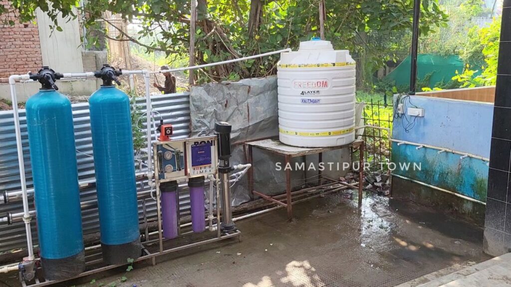 सूख रहे हैं हलक; भीषण गर्मी में समस्तीपुर सदर अस्पताल में पीने के पानी को तरस रहे मरीज, बोतलबंद पानी खरीद बुझा रहे प्यास 1 VideoCapture 20240424 072336 01