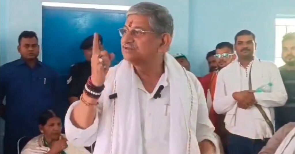 नीतीश ने निकलवाई गोदाम में पड़ी AK-47 और इंसास राइफल और गुंडों को करवा दिया ठंडा' ललन सिंह ने तेजस्वी को दिखाया आईना 1 20240502 145043