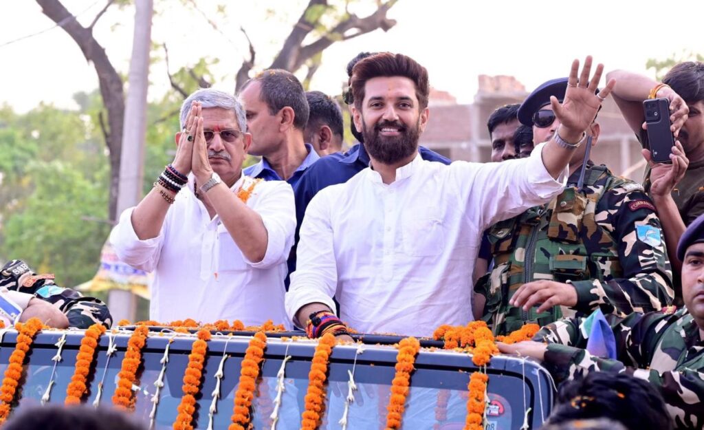 मोदी के हनुमान पर घमासान, चिराग की तेजस्वी को सलाह; कहा- हमारी छोड़िए, अपने उम्मीदवारों की चिंता करें 1 20240510 204039