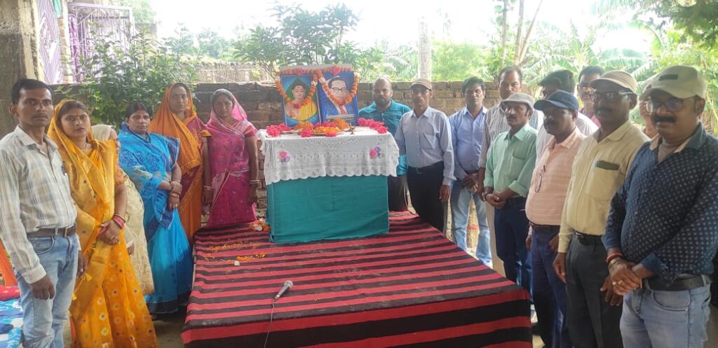 विभूतिपुर के बेलसंडी तारा में पंचशील ध्वजारोहन के साथ गौतम बुद्ध को नमन 1 IMG 20240523 WA0040