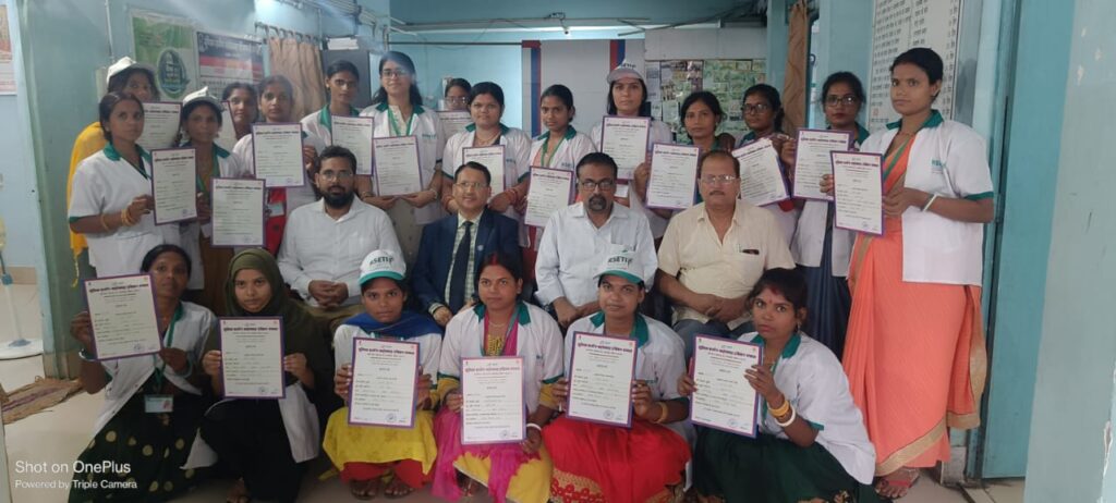 30 दिवसीय सिलाई प्रशिक्षण का समापन, प्रशिक्षणार्थियों को मिला प्रमाण पत्र 1 IMG 20240523 WA0043