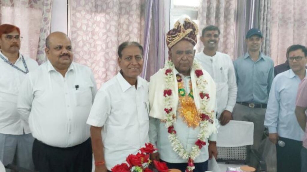 समस्तीपुर सिविल कोर्ट के नाजिर हुए सेवानिवृत, कॉन्फ्रेंस भवन में विदाई समारोह का आयोजन 1 Picsart 24 05 01 09 49 29 409