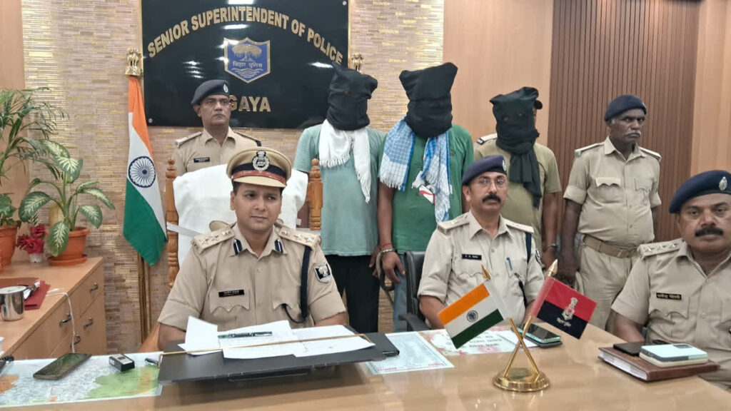 बिहार: SSP ने 3 पुलिसकर्मियों को करवाया गिरफ्तार, वर्दी पहनकर एक व्यक्ती से 10 लाख 40 हजार की छिनतई का आरोप 1 1200 675 21757172 797 21757172 1718898862088