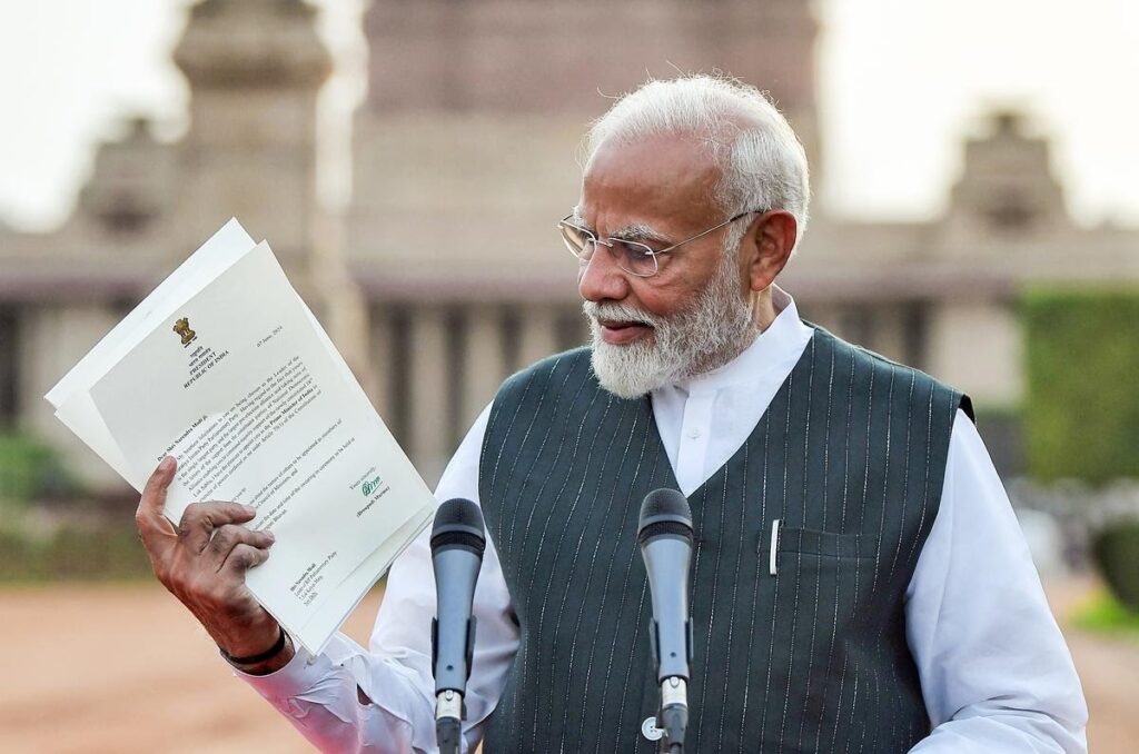 कल तीसरी बार प्रधानमंत्री पद की शपथ लेंगे नरेंद्र मोदी, समारोह की सभी तैयारियां पूरी; सुरक्षा चाक-चौबंद 1 20240607266L