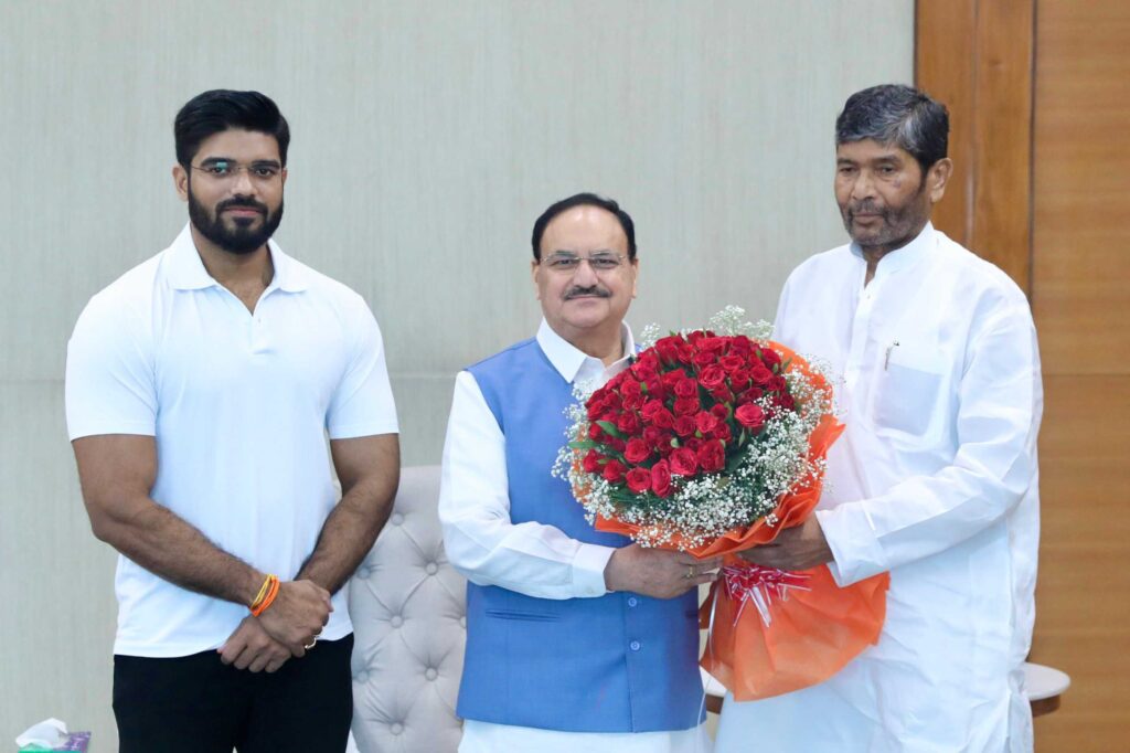 जेपी नड्डा से पशुपति पारस की मुलाकात, बिहार विधानसभा चुनाव में गठबंधन पर क्या कहा? 1 20240622 214717