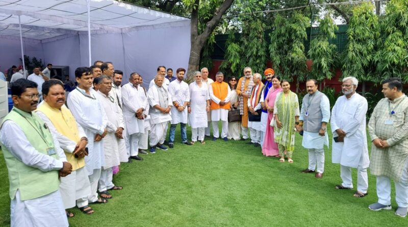 दिल्ली में JDU मंत्री ललन सिंह के आवास पर जुटे बिहार NDA सांसद 1 20240626 224954