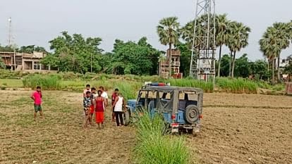 बिहार: थाने की गश्ती जीप ही रात में चुरा ले गया कोई सिरफिरा, फिर गड्ढे में लुढ़काकर भाग गया 1 bihar crime circle inspectors official vehicle stolen from police station premises in darbhanga 6b9a2423d1df255c82e63c9aa20a6b79