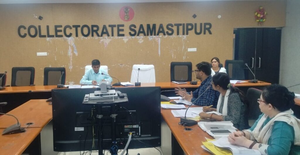 सामाजिक सुरक्षा कोषांग ने लाभुकों की सही जानकारी नहीं दी, DM ने फटकार लगाते हुए किया जवाब-तलब 1 IMG 20240723 WA0003