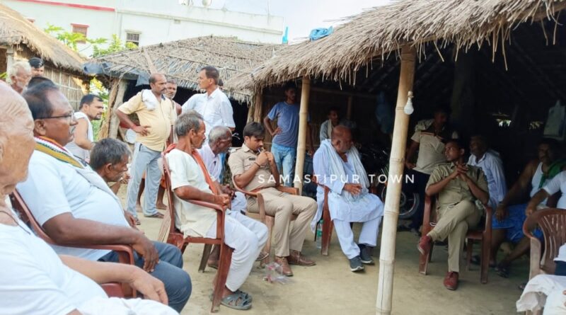 समस्तीपुर: चार महीने पहले ही हुई थी शादी, अब दोनों पति-पत्नी ने एक साथ अपनी जीवन लीला कर ली समाप्त 1 IMG 20240723 WA0049 1 1