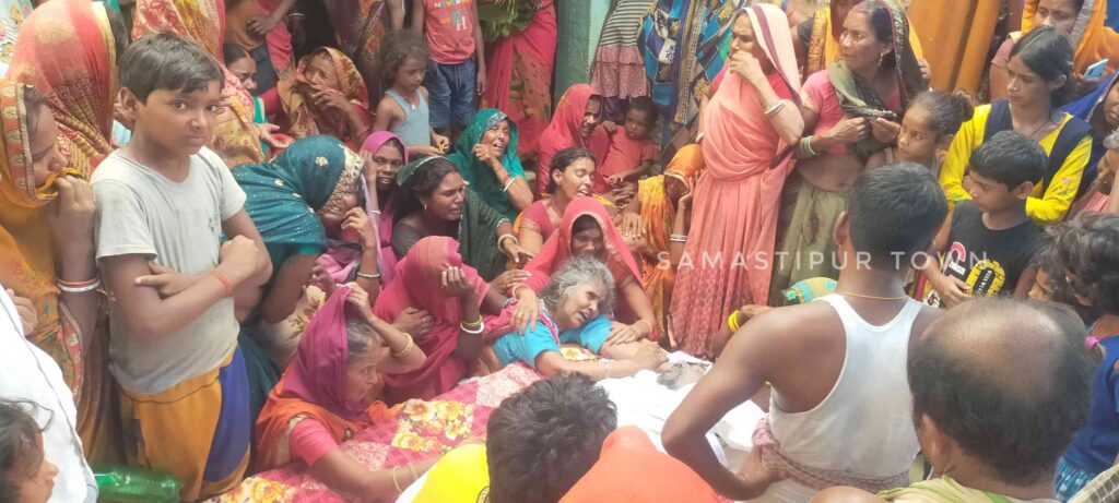 समस्तीपुर के प्रवासी मजदूर की नयी दिल्ली में करंट लगने से मौ'त, शव गांव आते ही मचा कोहराम 1 IMG 20240726 WA0120