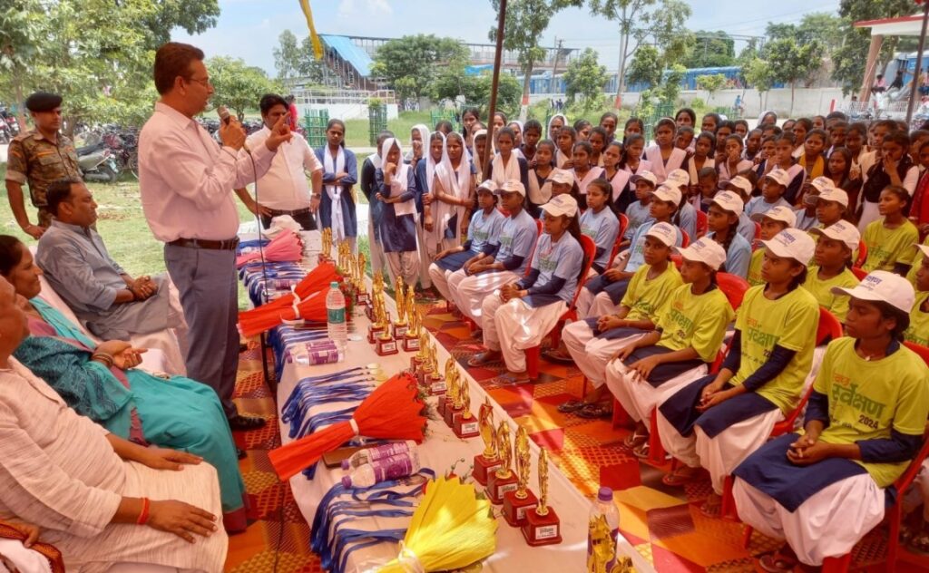 स्वच्छता सर्वेक्षण खेल प्रतियोगिता व शिक्षा संवाद कार्यक्रम संपन्न, बालिका वर्ग में टीम ग्रीन एवं बालक वर्ग में टीम ब्लू ओवरऑल चैंपियन 1 IMG 20240726 WA0162