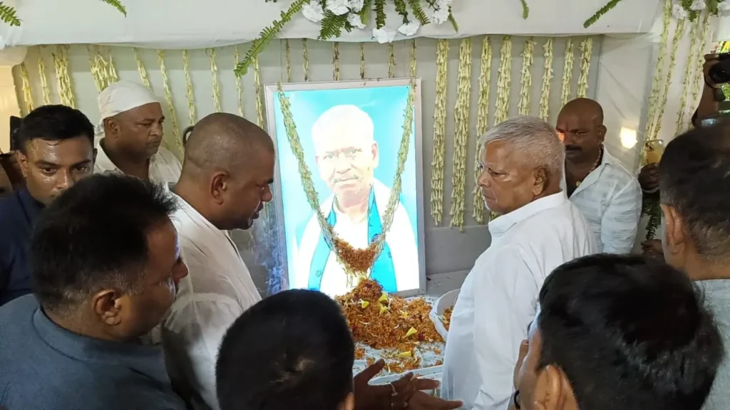दरभंगा पहुंचे राजद प्रमुख लालू प्रसाद यादव, पूर्व मंत्री मुकेश सहनी से की मुलाकात 1 NewsDeatils5f27b41c525747eab6dea43243e4cb53571