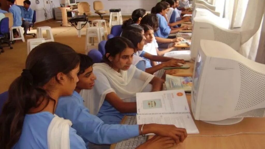 ACS सिद्धार्थ का नया फरमान, सभी सरकारी स्कूलों में चालू हो ICT लैब 1 Picsart 24 07 09 13 32 23 492