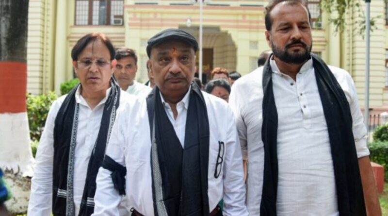 पूर्व MLC सुनील सिंह का बड़ा बयान, नीतीश कुमार देश के सबसे बड़े भ्रष्टाचारी, लालू जैसा दयालू नेता कोई नहीं 1 Picsart 24 07 29 18 45 38 506