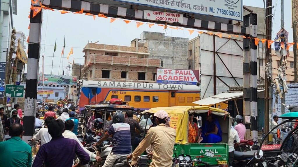 समस्तीपुर वासियों को सौगात: मुक्तापुर और भोला टॉकीज गुमटी पर बनेगा आरओबी, राज्य मंत्रिपरिषद की बैठक में राशि की मंजूरी 1 VideoCapture 20240712 201242 1
