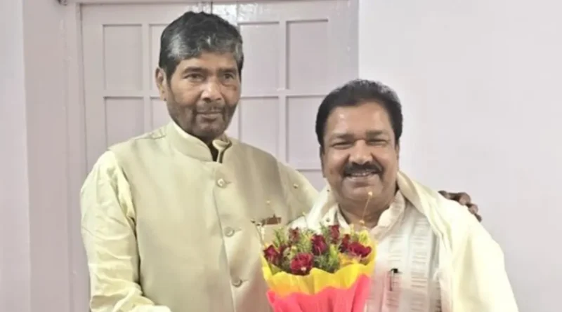 पशुपति पारस को साधने में जुटी बीजेपी, दिलीप जायसवाल RLJP दफ्तर जाकर मिले; बिहार में हलचल तेज 1 20240823 063214