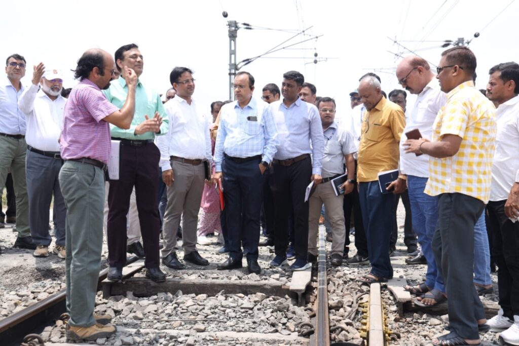 समस्तीपुर-मुजफ्फरपुर रेलखंड पर हुए बिहार सम्पर्क क्रांति एक्सप्रेस हादसे को लेकर GM ऐक्शन में... 1 IMG 20240801 WA0107