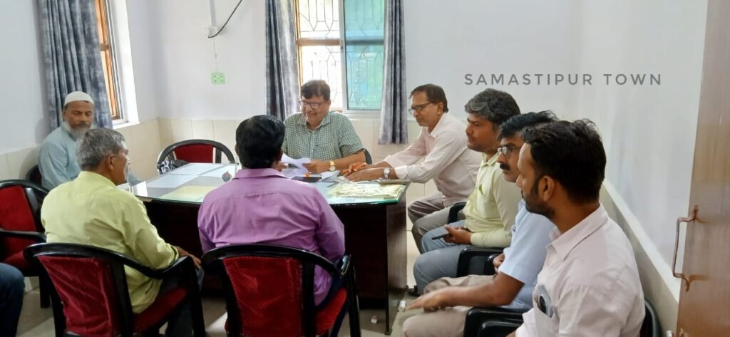 समस्तीपुर: नवनियुक्त BPSC शिक्षकों से सर्विस बुक के संधारण के बदले BEO कार्यालय में 2 हजार रुपए घूस मांगने की विधायक से शिकायत 1 IMG 20240806 WA0165