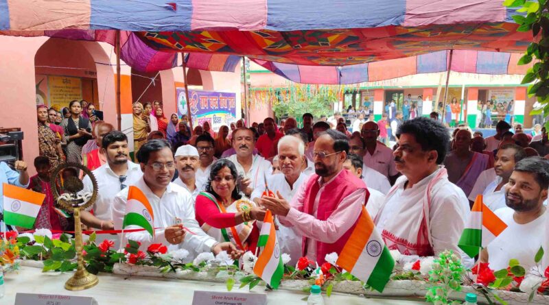 शिक्षा के क्षेत्र में योगदान के लिए सेवानिवृत्त शिक्षकों का किया गया विशेष सम्मान 1 IMG 20240816 WA0016