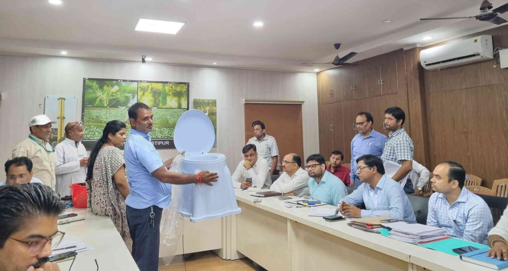 समस्तीपुर में फाइलेरिया मरीजों को मिलेगा किट; तौलिया, एंटीसेप्टिक, जूता-चप्पल व विशेष कमोड दिया जाएगा मुफ्त 1 IMG 20240824 WA0054