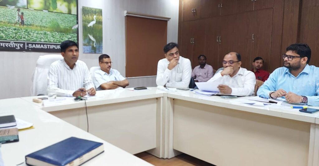 समस्तीपुर के DM ने लापरवाही के कारण हसनपुर प्रखंड विकास पदाधिकारी के एक दिन के वेतन पर लगायी रोक 1 IMG 20240824 WA0059