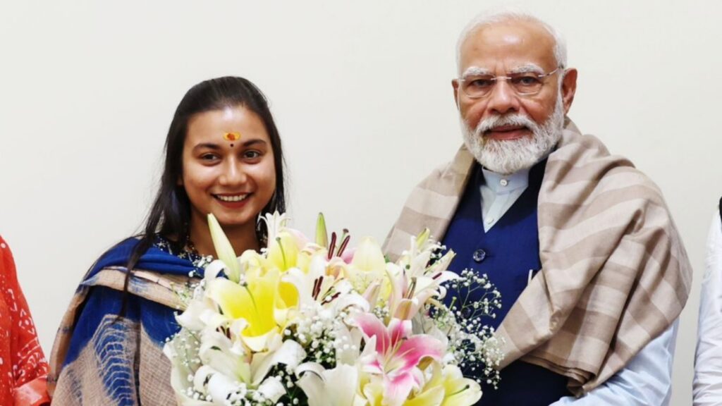 प्रधानमंत्री नरेंद्र मोदी से मिली समस्तीपुर की सांसद शांभवी चौधरी, जनहित से जुड़े मुद्दे पर की बात 1 Picsart 24 08 09 22 59 05 619