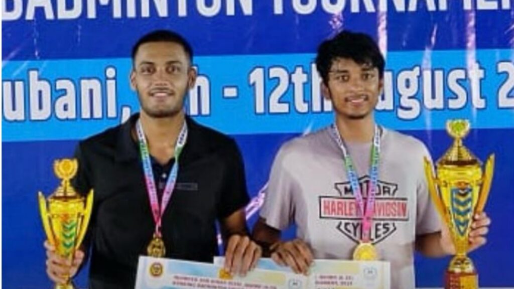 समस्तीपुर के रिषभ राज व सक्षम वत्स बने बिहार जूनियर युगल बैडमिंटन चैंपियन 1 Picsart 24 08 12 16 42 31 496