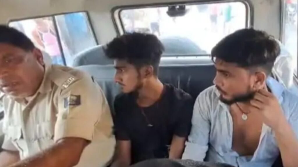 समस्तीपुर में मुजफ्फरपुर के रहने वाले दंपति के अपहरण का प्रयास, दो गिरफ्तार अन्य के धड़-पकड़ के लिये छापेमारी 1 Picsart 24 08 31 07 29 03 796