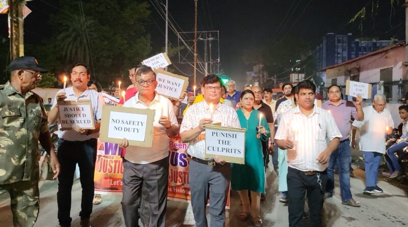 मेडिकल छात्रा के साथ हुई ज्यादती का IMA समस्तीपुर ने जताया विरोध, कैंडल मार्च निकालकर मांगा न्याय 1 VideoCapture 20240813 193102