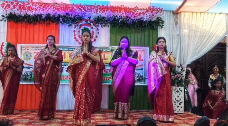 78वें स्वतंत्रता दिवस के मौके पर जेनिथ सेंट्रल स्कूल के बच्चों द्वारा रंगारंग सांस्कृतिक कार्यक्रम की प्रस्तुति 1 VideoCapture 20240816 162600