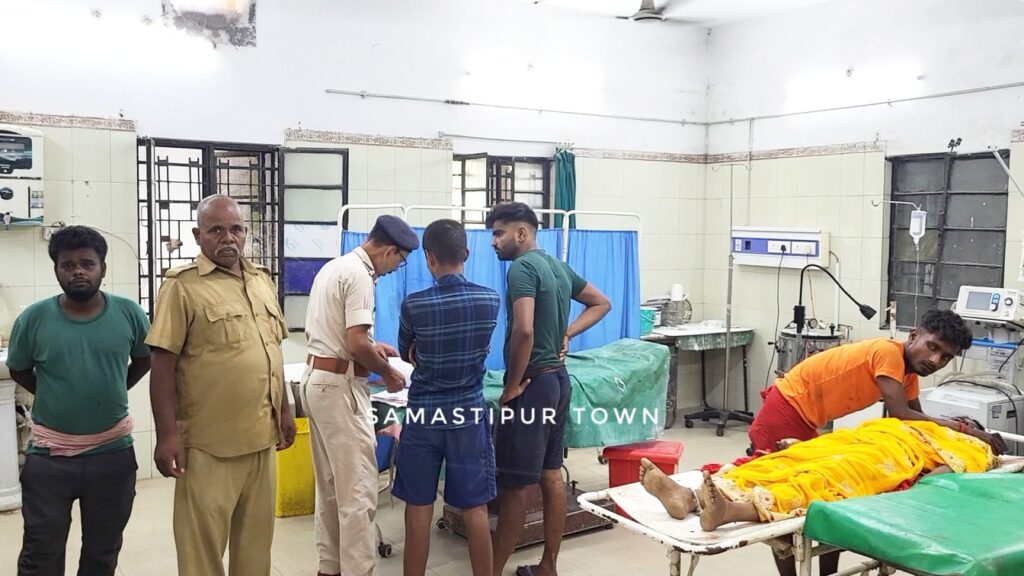 समस्तीपुर में सड़क हादसे में महिला कांवरिये की मौ'त, रोसड़ा की रहने वाली है मृतका 1 VideoCapture 20240819 103129