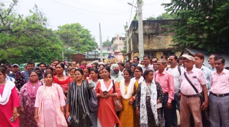 24 घंटे बाद भी नहीं बरामद हुआ अविनाश का शव: आक्रोशित शिक्षकों ने पदयात्रा निकाल BDO-SDO को सौंपा ज्ञापन 1 bpsc patna teacher maun julus 2 1024x597 1