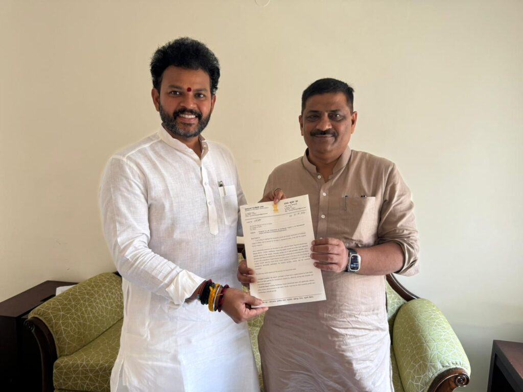 इंटरनेशनल बनेगा दरभंगा एयरपोर्ट, दिल्ली-मुंबई के लिए शुरू होंगी नई उड़ानें; केंद्रीय उड्डयन मंत्री से मिले संजय झा 1 20240921 185002