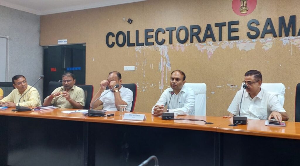 समस्तीपुर के नये DM के रूप में रोशन कुशवाहा ने संभाला कार्यभार, जिला स्तरीय अधिकारियों के साथ की संक्षिप्त बैठक 1 IMG 20240912 WA0065