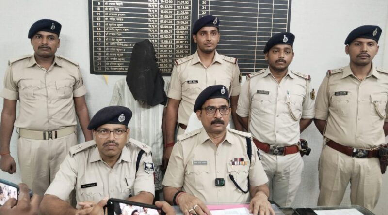 बच्चों के मा'रपीट के प्रतिशोध में हुई थीं कबाड़ व्यवसायी बेचू सेठ की ह'त्या, शूटर महाकाल अब भी पुलिस गिरफ्त से बाहर 1 IMG 20240920 WA0058