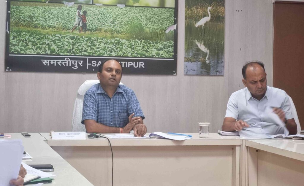 PM आवास योजना व चुनाव से संबंधित घर-घर सर्वेक्षण के संबंध में बैठक आयोजित, DM ने दिये आवश्यक निर्देश 1 IMG 20240921 WA0113